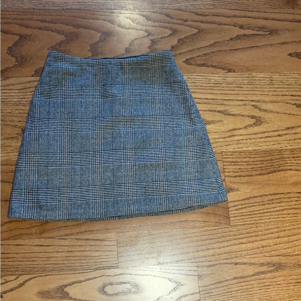 Wilfred/Aritzia  Wool Bland Plaid Mini Skirt/ Size 0